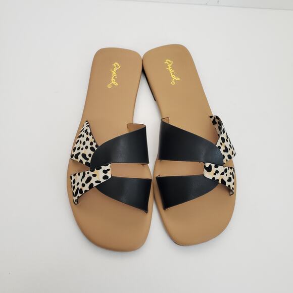 Qupid Womens Slip-On Black Animal Print Flat Two-Tone Sandals - Picture 4 of 8